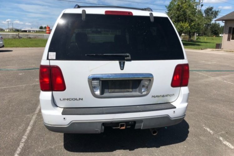 Used 2004 Lincoln Navigator - rear outside Used 2004 Lincoln Navigator - rear outside