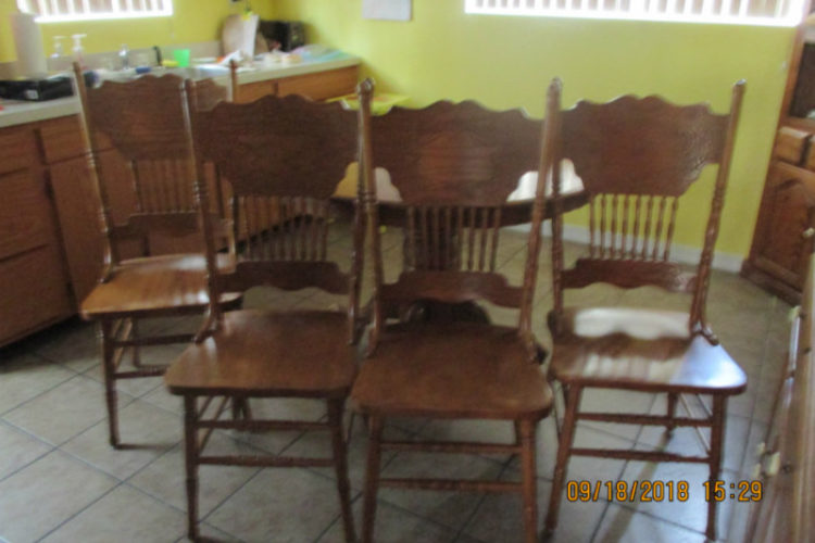 4 Chairs 4 Chairs