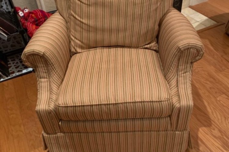 2 Living Room Swivel Chairs 2 Living Room Swivel Chairs