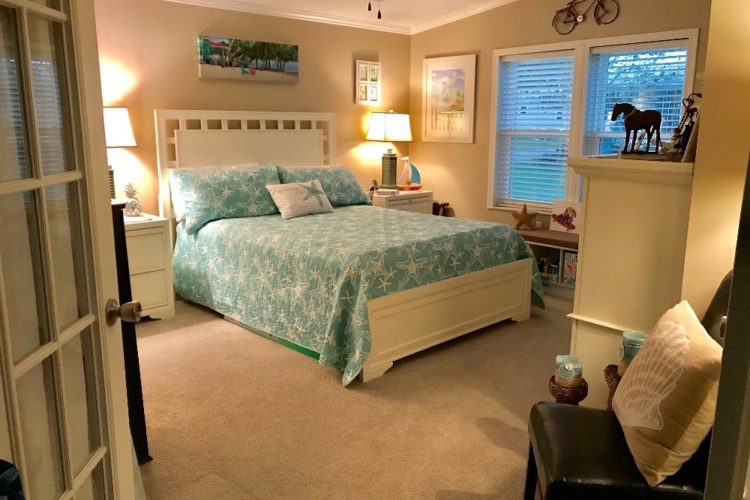 GUEST BDRM W/FRENCH DOORS GUEST BDRM W/FRENCH DOORS