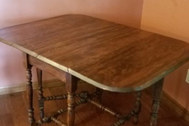 Table with sides up Table with sides up