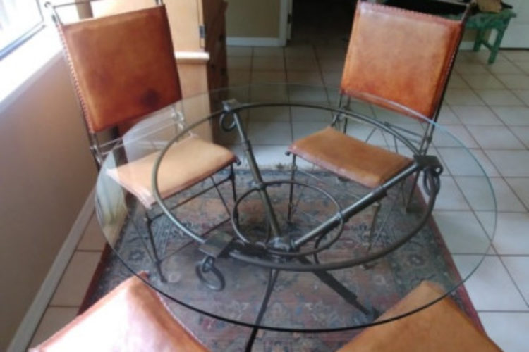 Glass top table & chairs Glass top table & chairs