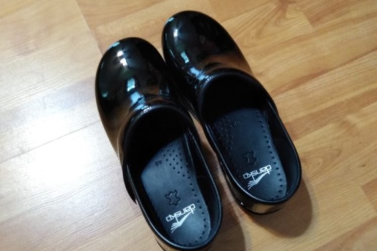 Dansko black patent leather clogs...NWOB Dansko black patent leather clogs...NWOB