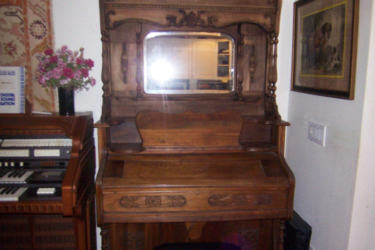 Pump Organ