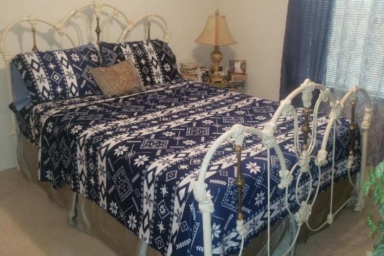 Queen bed 2. Queen bed 2.