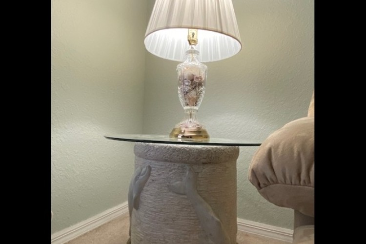 table and lamp2