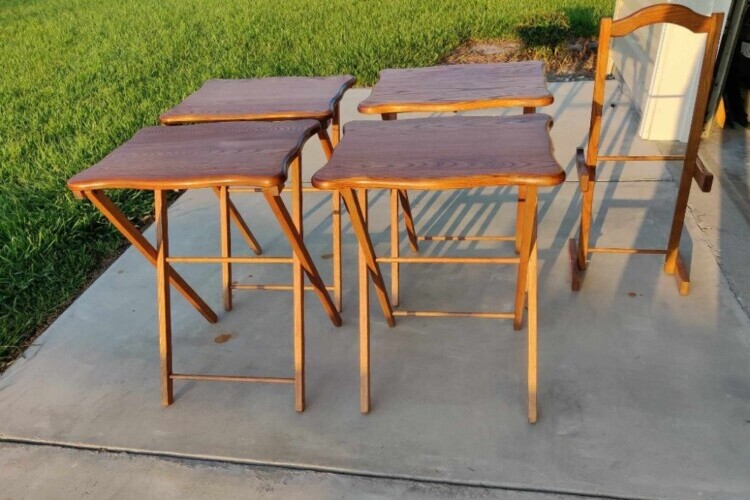 OAK TV TRAY/TABLES