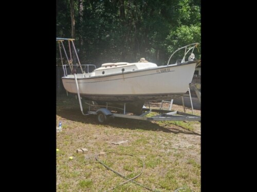 1982 ComPac 19 ft Sailboat