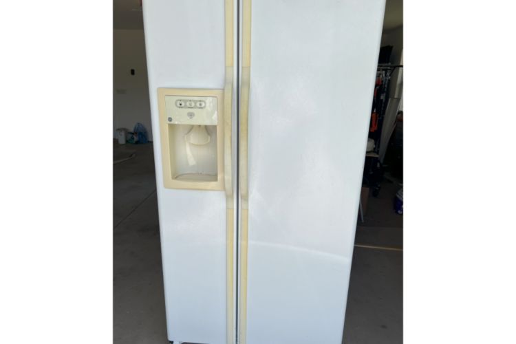 GE 22 Cu ft Side by Side Refrigerator/Freezer