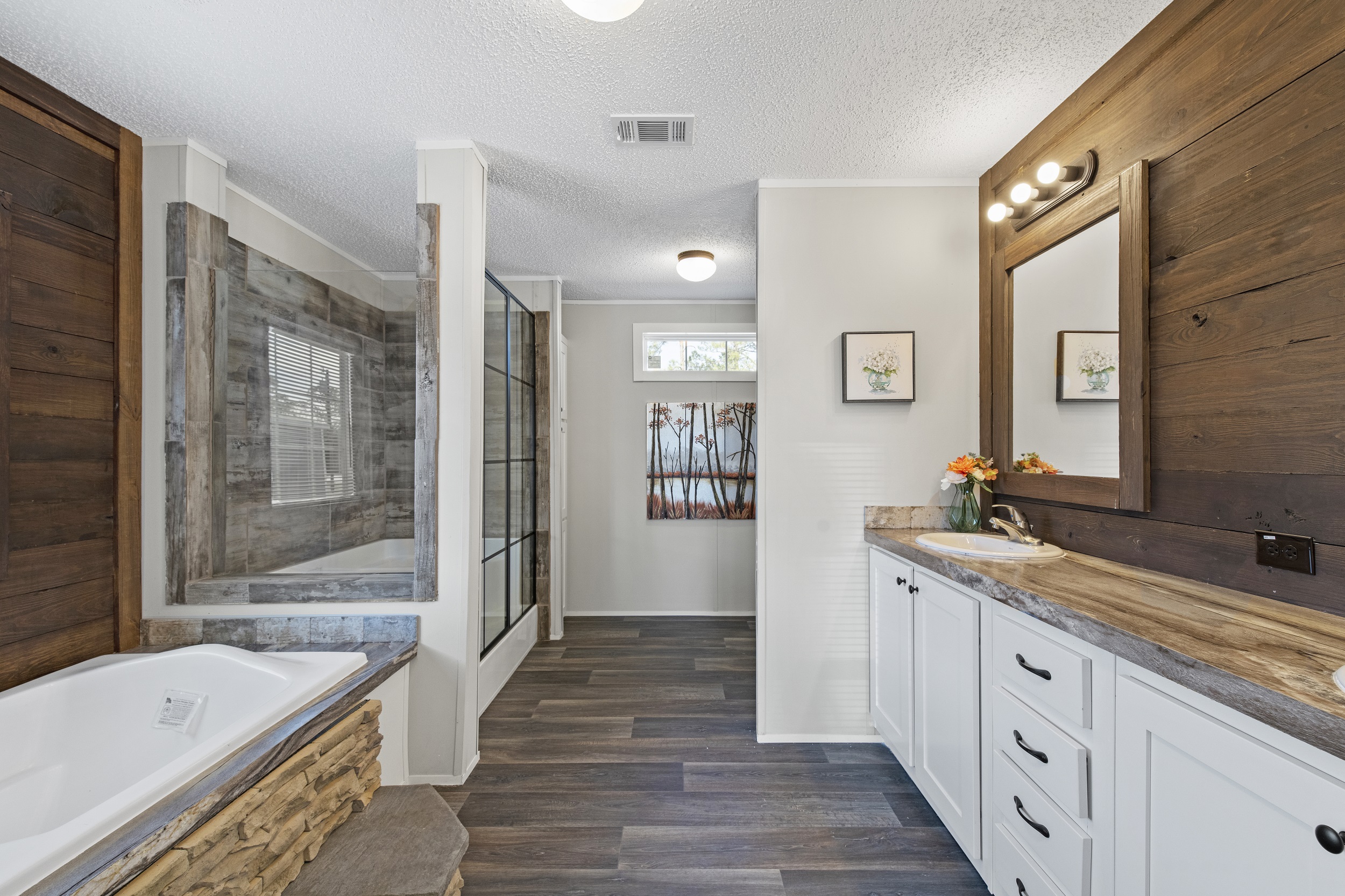 Charger_master_bath