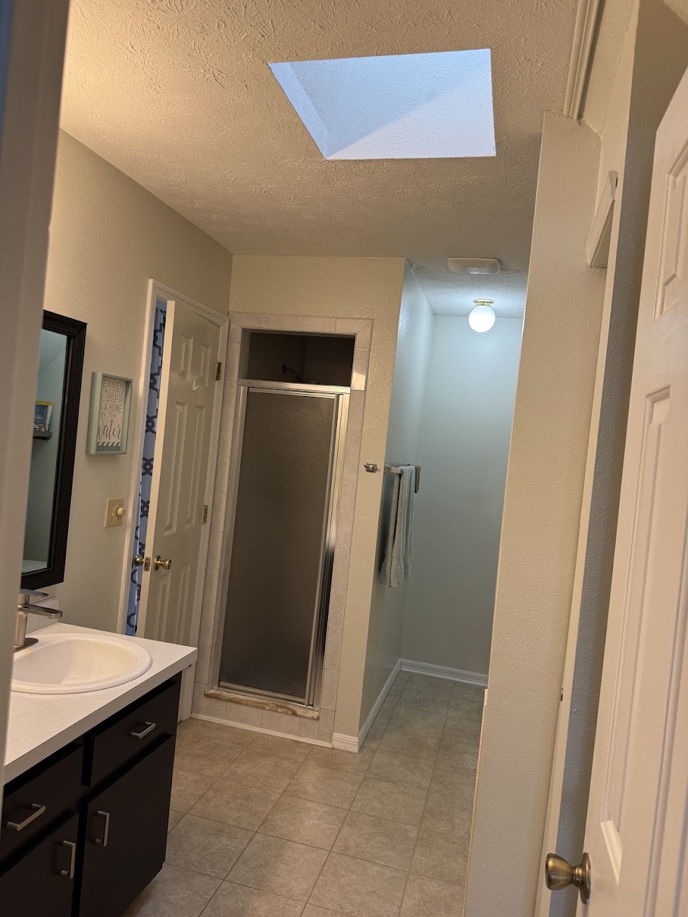 MBR BAthroom (2)