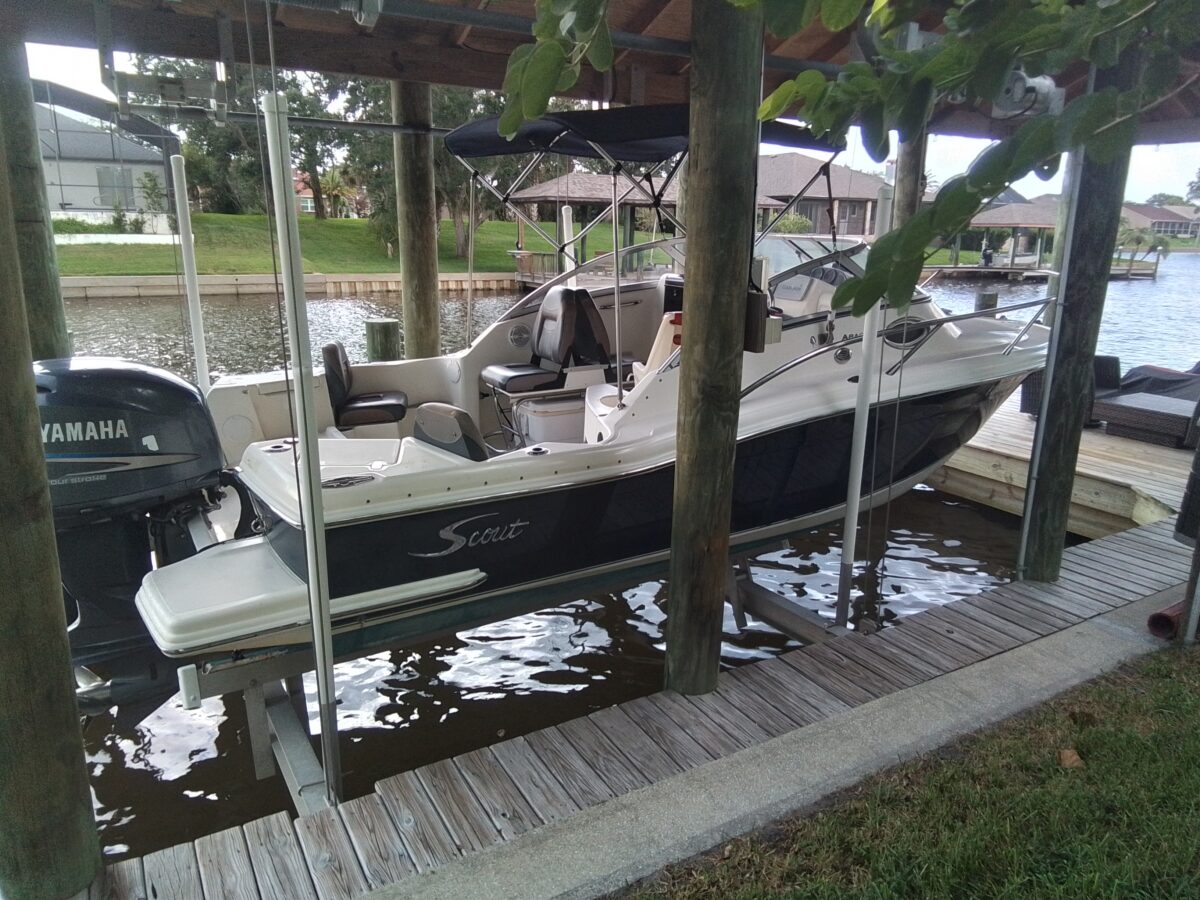 2005 Scout Abaco 222 with Wesco Trailer