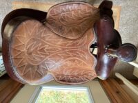 Hunn saddle top