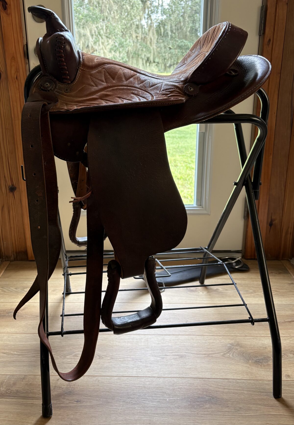 Hunn saddle side