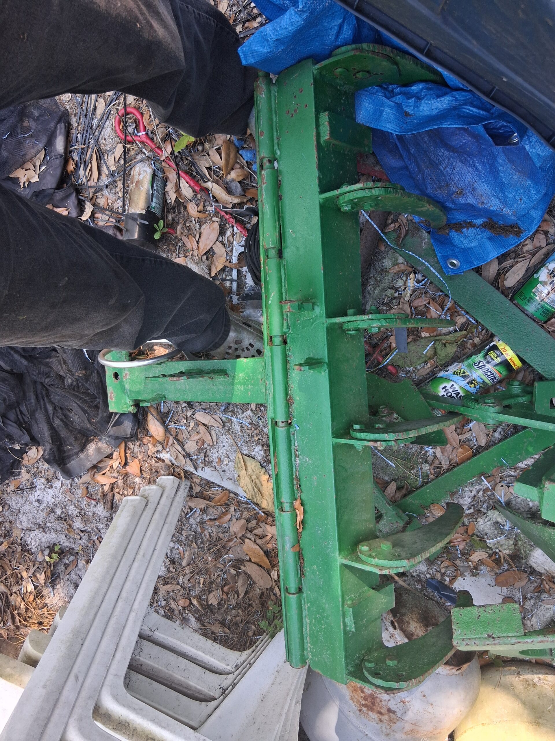 571